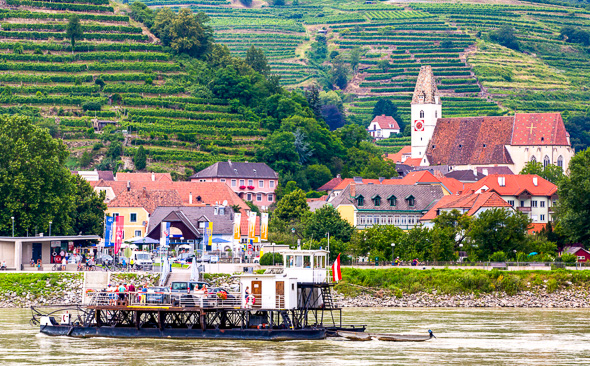 Donau-Fähre in Spitz