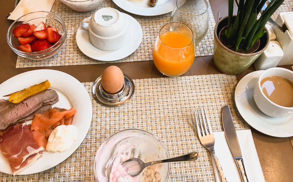 Frühstück im Hotel