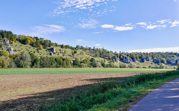 Landschaft entlang des Radwegs