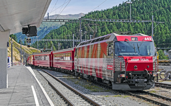 Inn-Radweg, Bahnhof St. Moritz