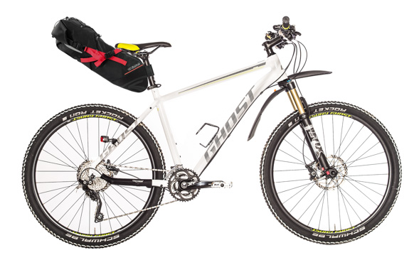 Mountainbike mit Packtasche