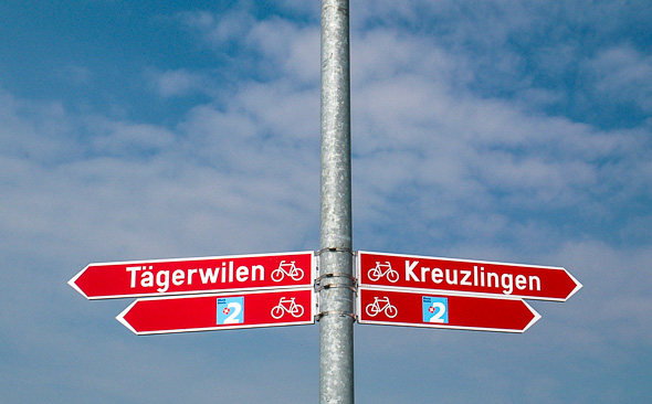 Beschilderung des Rhein-Radwegs in der Schweiz