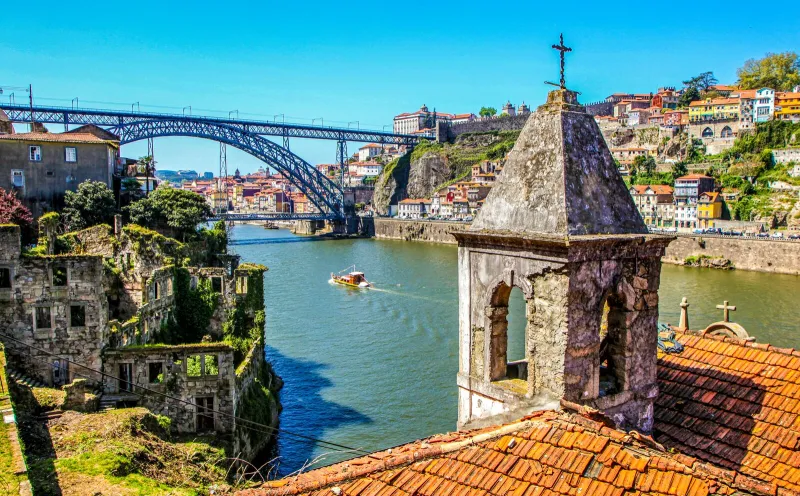 Blick auf die Ponte Dom Luis