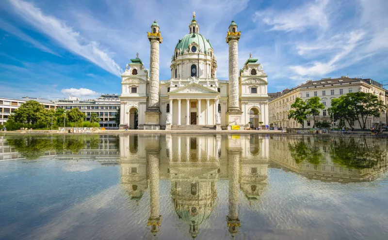 Die Karlskirche in Wien