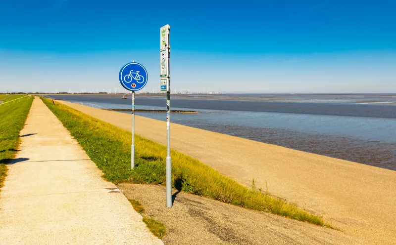 Der Radweg in Delfzijl
