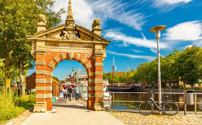 Das Hafentor in Emden