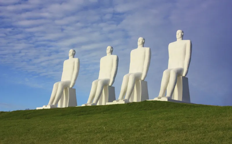 Skulpturengruppe "Der Mensch am Meer"