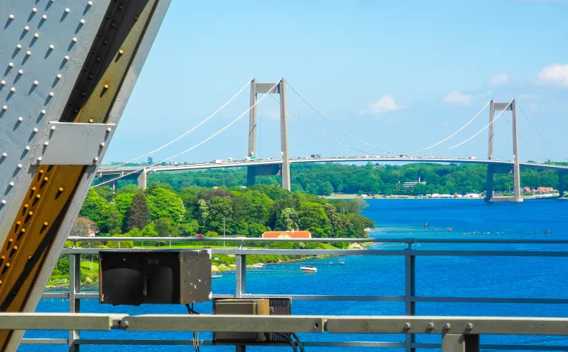 Middelfahrt, Brücke