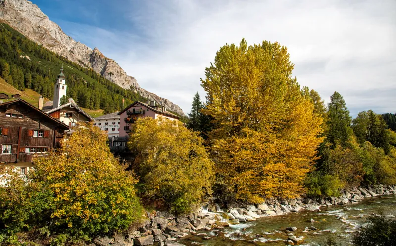 Hinterrhein, Splügen, Herbsstimmung