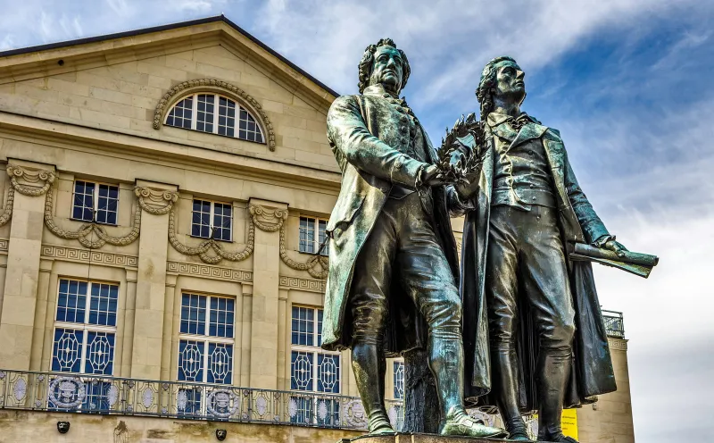 Das Goethe-Schiller-Denkmal in Weimar