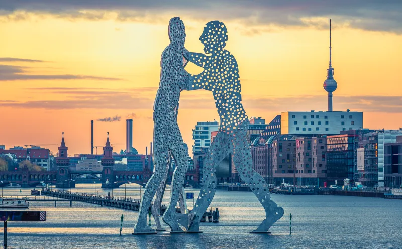 Berlin, Molecule Man