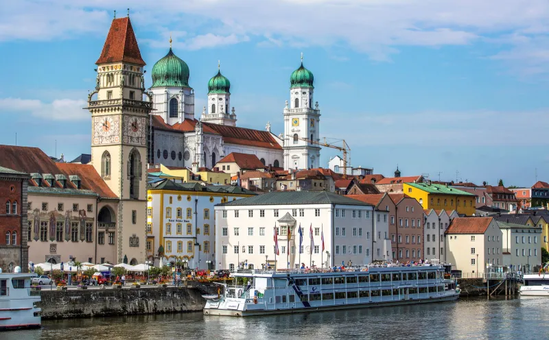 Passau_St. Stephans Dom und Rathaus