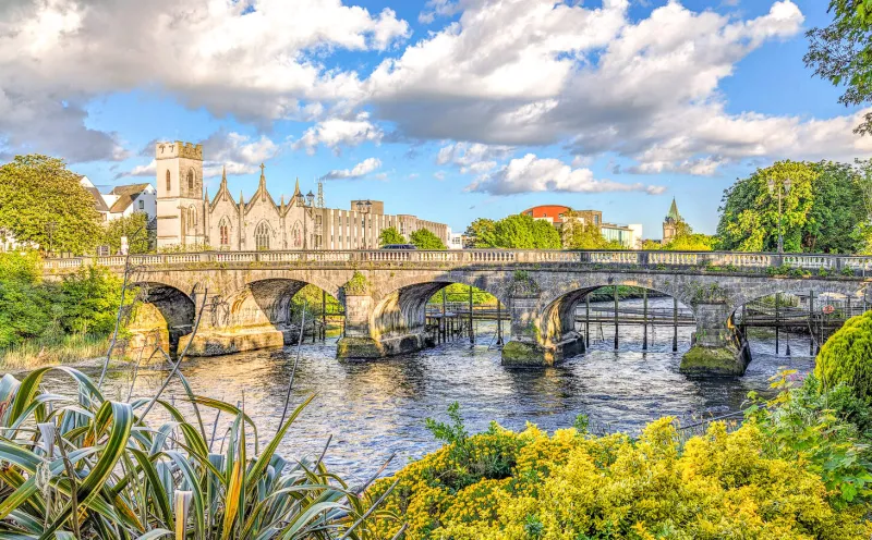 Galway, Salmon Weir Bridge