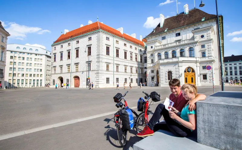 Wien_Radfahrer, Hofburg