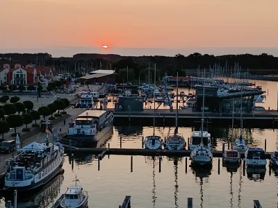 Hafen in Barth bei Sonnenuntergang