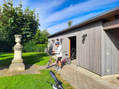 Eichstätt-Wasserzell - Radschuppen des Hotels Hirschenwirt