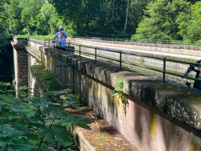 Brückkanal über die Schwarzach