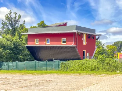 Kopf-über-Haus in Putbus