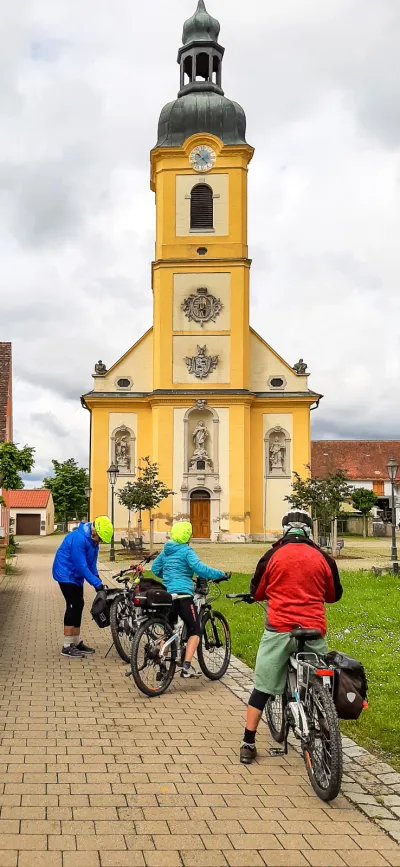 Pfarrkirche St. Augustin in Stopfenheim