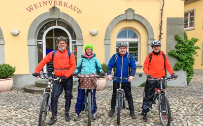 Gruppenfoto im Staatsweingut Meersburg