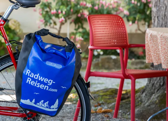 Mietrad mit Gepäcktasche