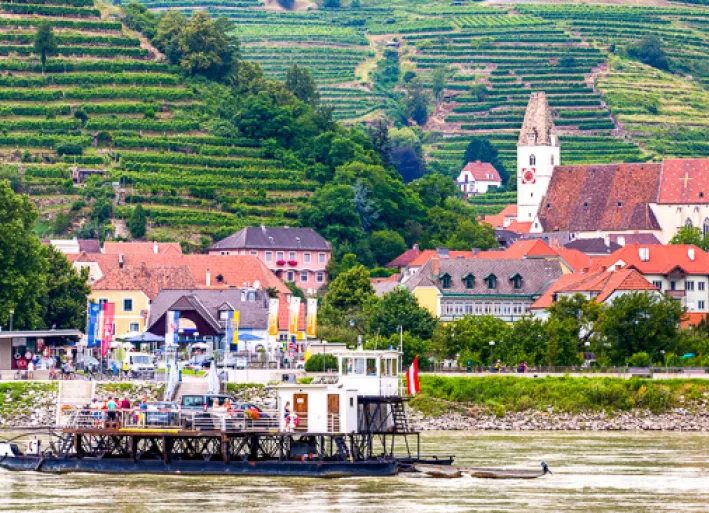 Donau-Fähre in Spitz