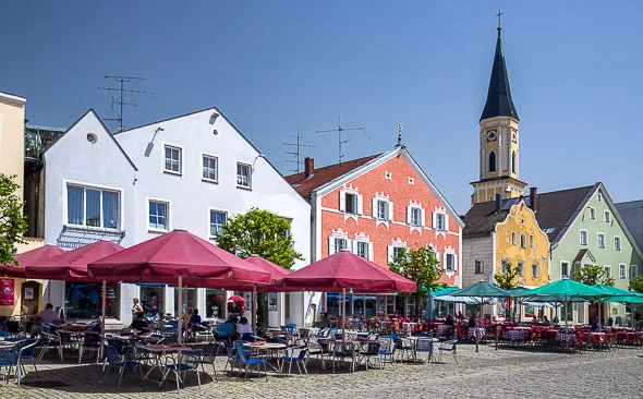  Marktplatz in Kelheim, Kirche