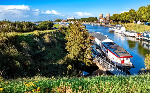 Hafen der Stadt Maasbracht, Juliana-Kanal