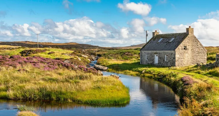 Haus am Fluss auf North Uist