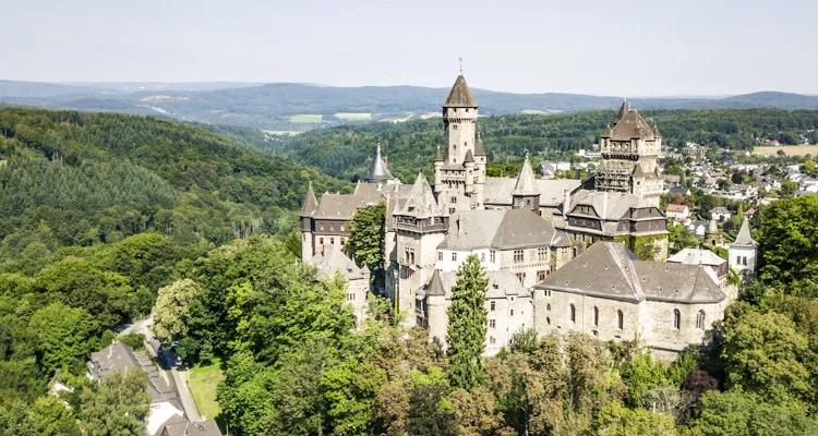 Lahn-Radweg, Schloss Braunfels