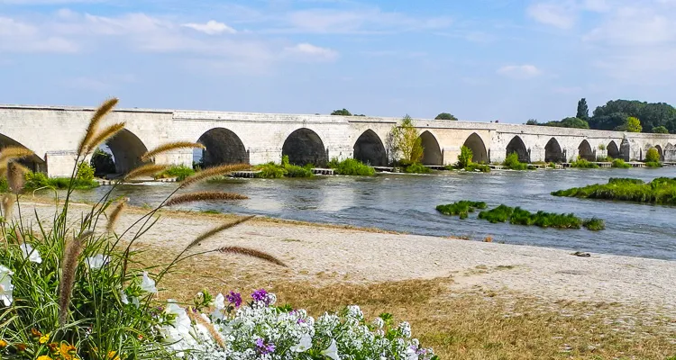 Loire-Radweg, Brücke Beaugency