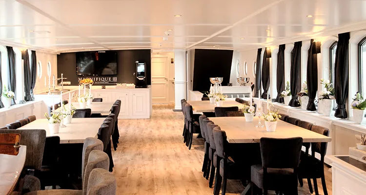 MS Magnifique III, Restaurant