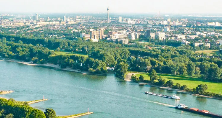 Rhein bei Düsseldorf