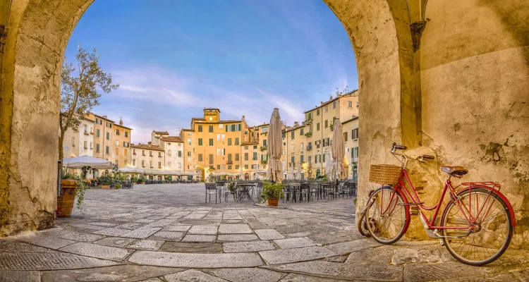 Lucca Piazza dell’ Anfiteatro